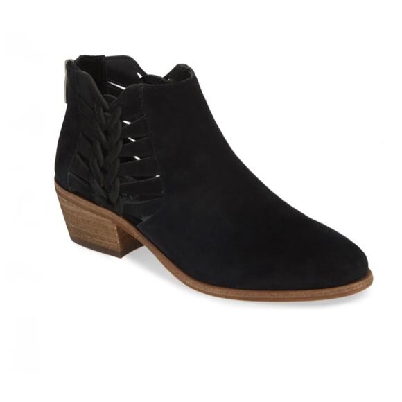 Vince Camuto Shoes - Vince Camuto Prestessa Ankle Booties Size 6.5